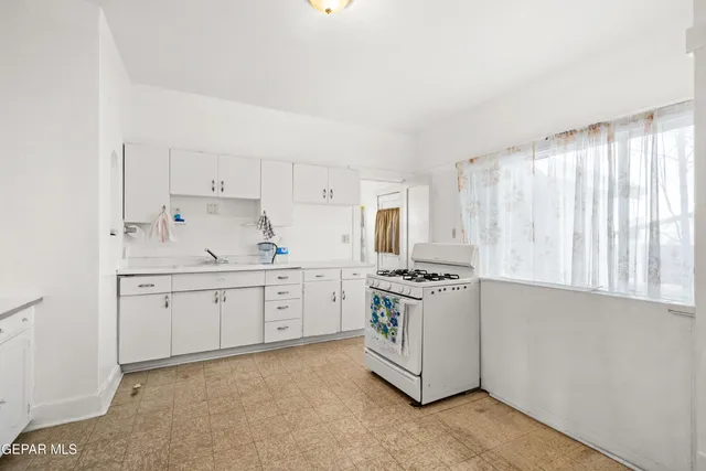 $300,000 | 3901 McKinley Avenue, El Paso, TX 79930