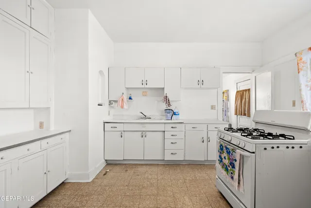 $300,000 | 3901 McKinley Avenue, El Paso, TX 79930