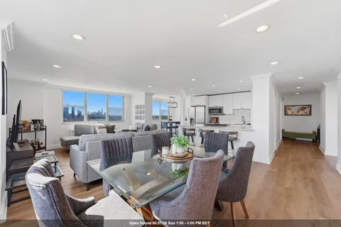 $525,000 | 6040 Boulevard East, Unit 18C, West New York, NJ 07093