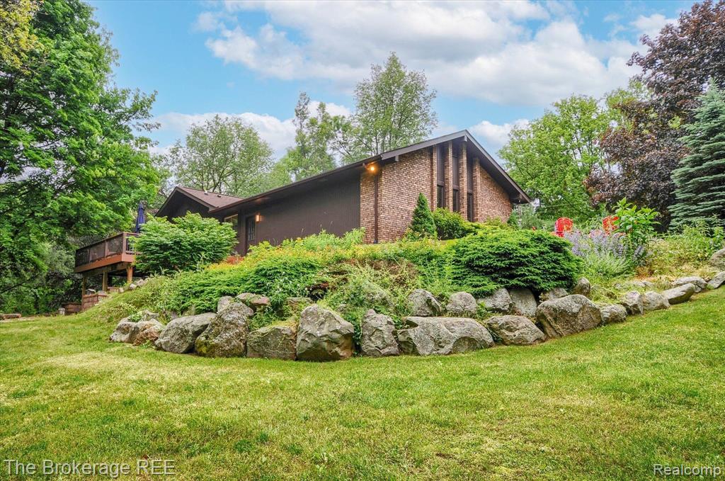 10270 Clark Road Davisburg, MI 48350 - Photo 8 of 69