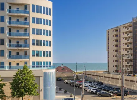 $478,999 | 410 East Broadway, Unit 4C, Long Beach, NY 11561