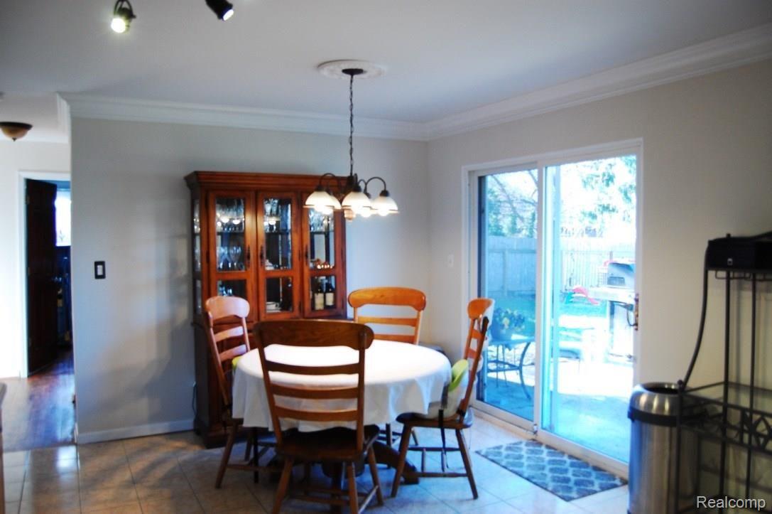 11025 21 Mile Road Utica, MI 48317 - Photo 14 of 27 Breakfast Nook