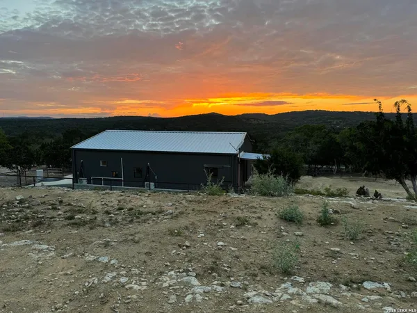 $800,000 | 239 Flat Rock Creek Road, Comfort, TX 78013