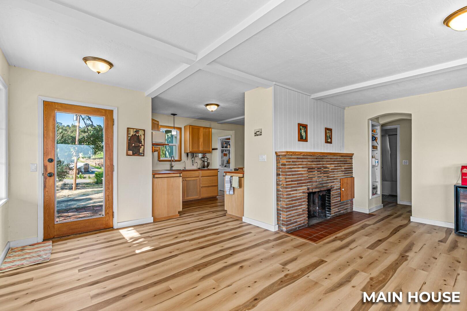 1324 Vawter Road Medford, OR 97501 - Photo 9 of 59 9R9A0026