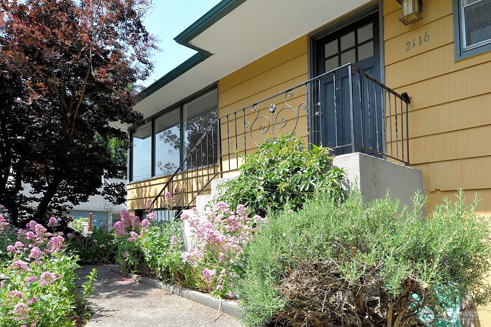 2116 North 86th Street Seattle, WA 98103 - Photo 3 of 26 Gallery Image 3