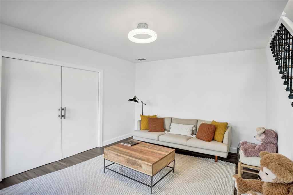 930 Greenbriar Avenue Davie, FL 33325 - Photo 16 of 28 a living room with furniture and a window