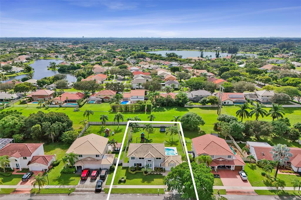 930 Greenbriar Avenue Davie, FL 33325 - Photo 25 of 28 an aerial view of multiple house