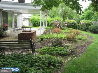 78 Harrow Road Levittown, PA 19056 - Photo 11 of 12 Exterior Back