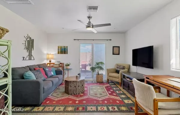 $1,300 | 3347 East Seneca Street, Unit 2, Tucson, AZ 85716
