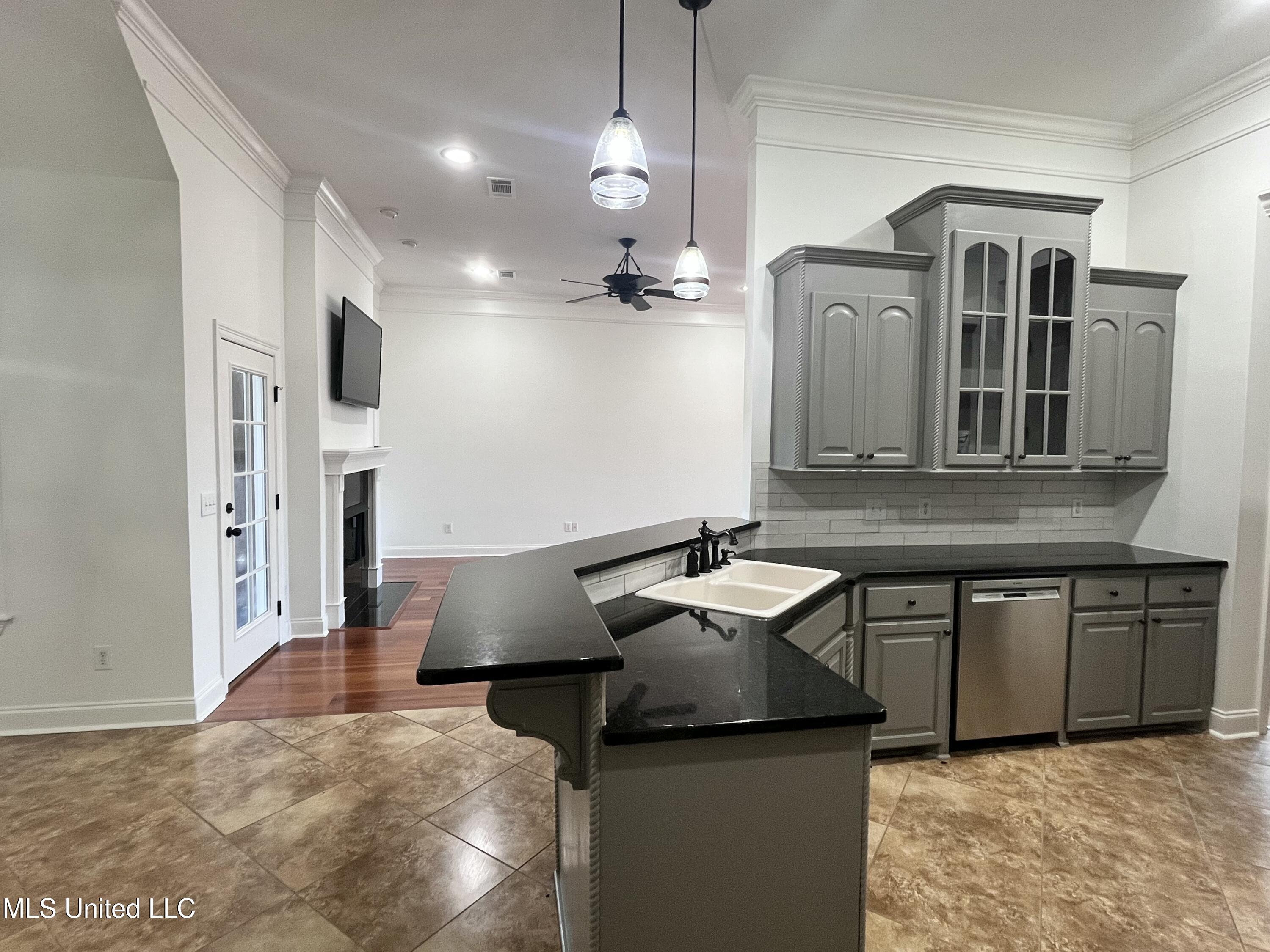 306 Cedar Stone Court Florence, MS 39073 - Photo 17 of 69 IMG_9561