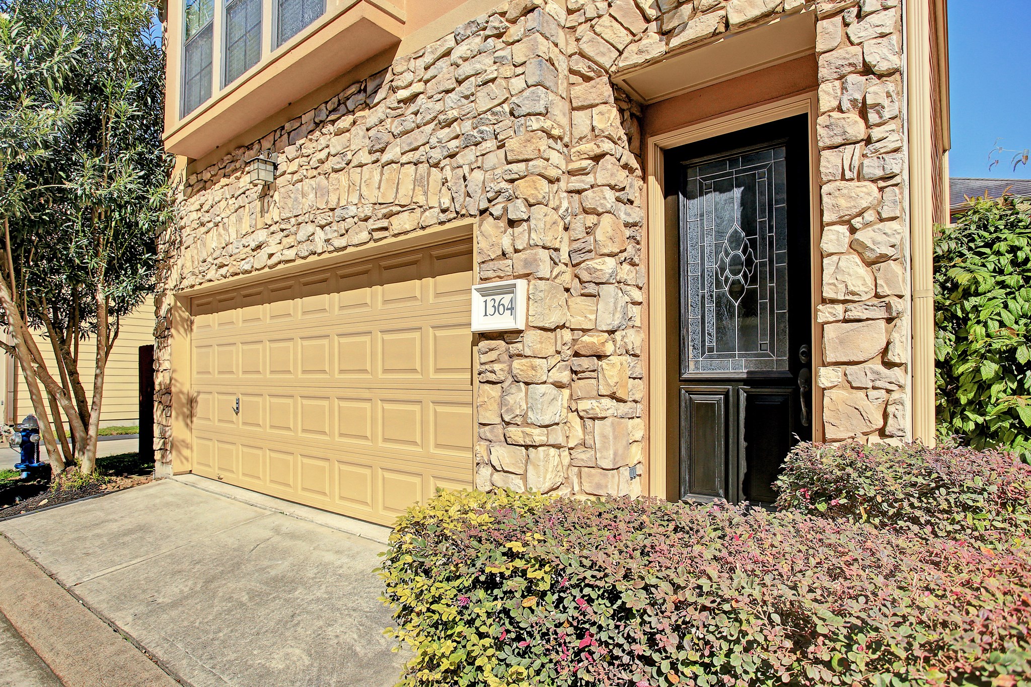 1364 Studer Street Houston, TX 77007 - Photo 2 of 22