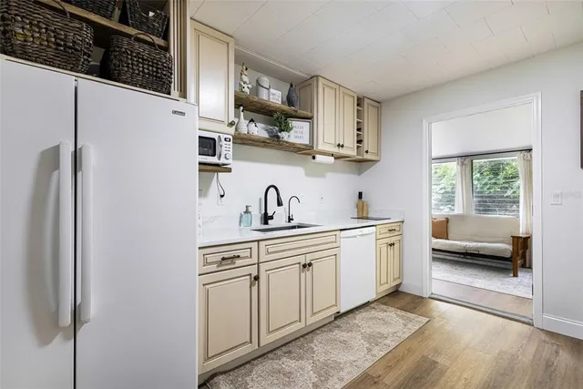 $899,000 | 17790 Caloosa Road, Alva, FL 33920