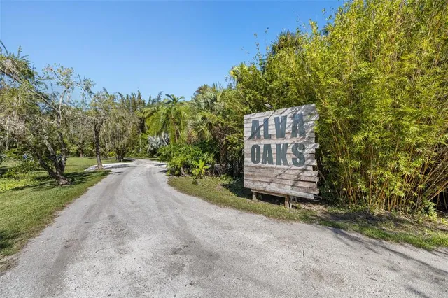 $899,000 | 17790 Caloosa Road, Alva, FL 33920