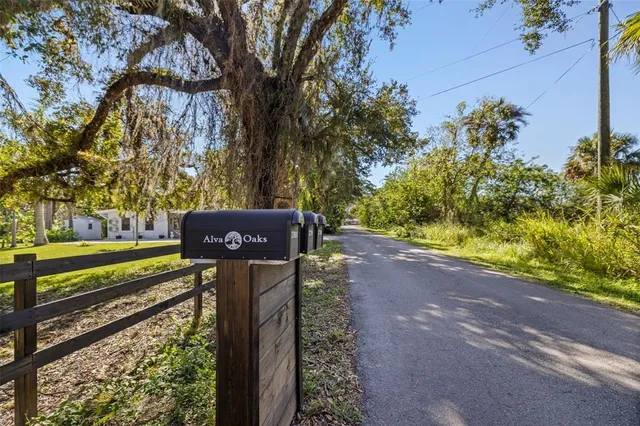 $899,000 | 17790 Caloosa Road, Alva, FL 33920