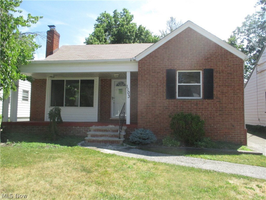 1103 Gordon Road Lyndhurst, OH 44124 - Photo 1 of 13 Gallery Image 1