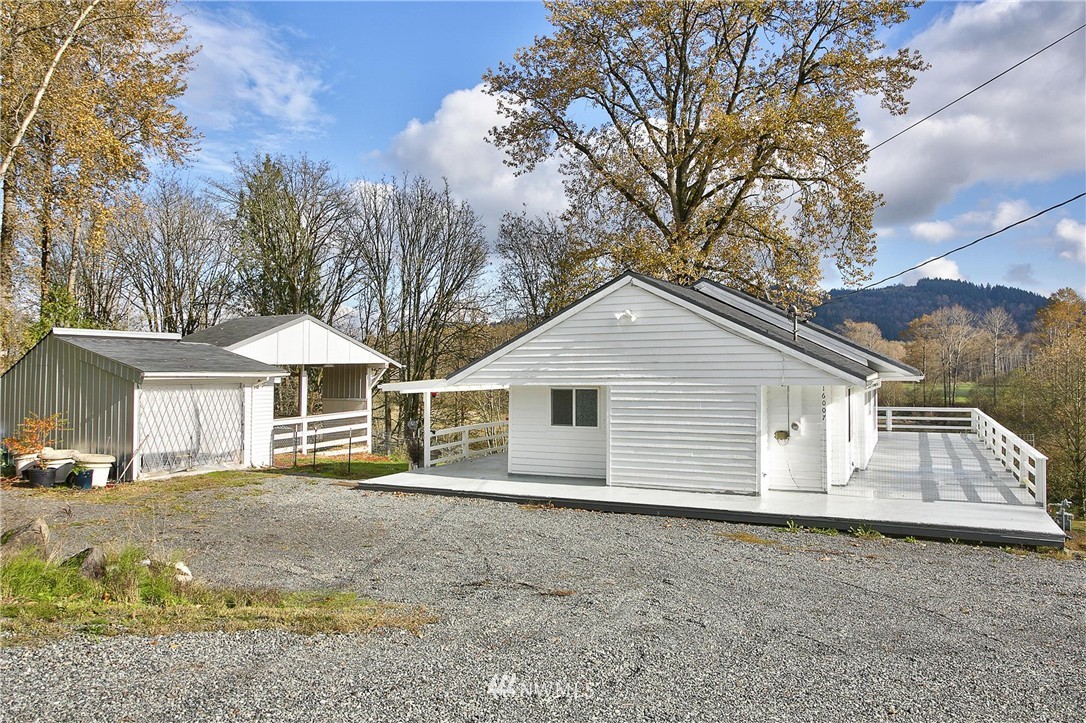 16007 Connelly Road Snohomish, WA 98296 - Photo 2 of 17