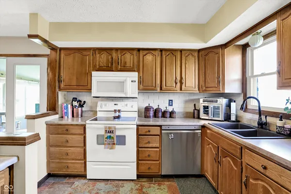 $325,000 | 1344 Angela Court, Plainfield, IN 46168