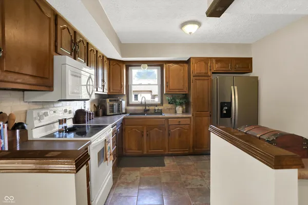 $325,000 | 1344 Angela Court, Plainfield, IN 46168