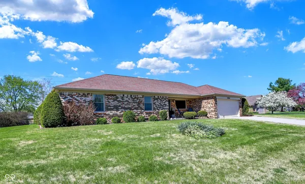 $325,000 | 1344 Angela Court, Plainfield, IN 46168