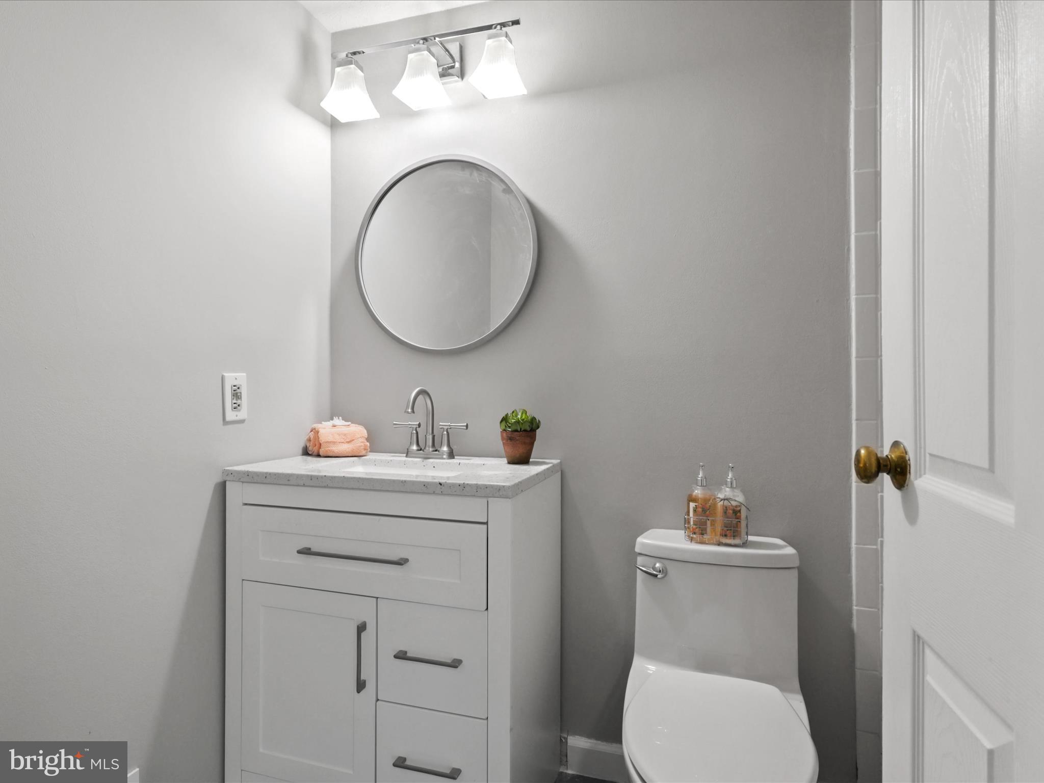11792 Bayfield Court Reston, VA 20194 - Photo 17 of 45 Refreshed Upstairs Bath