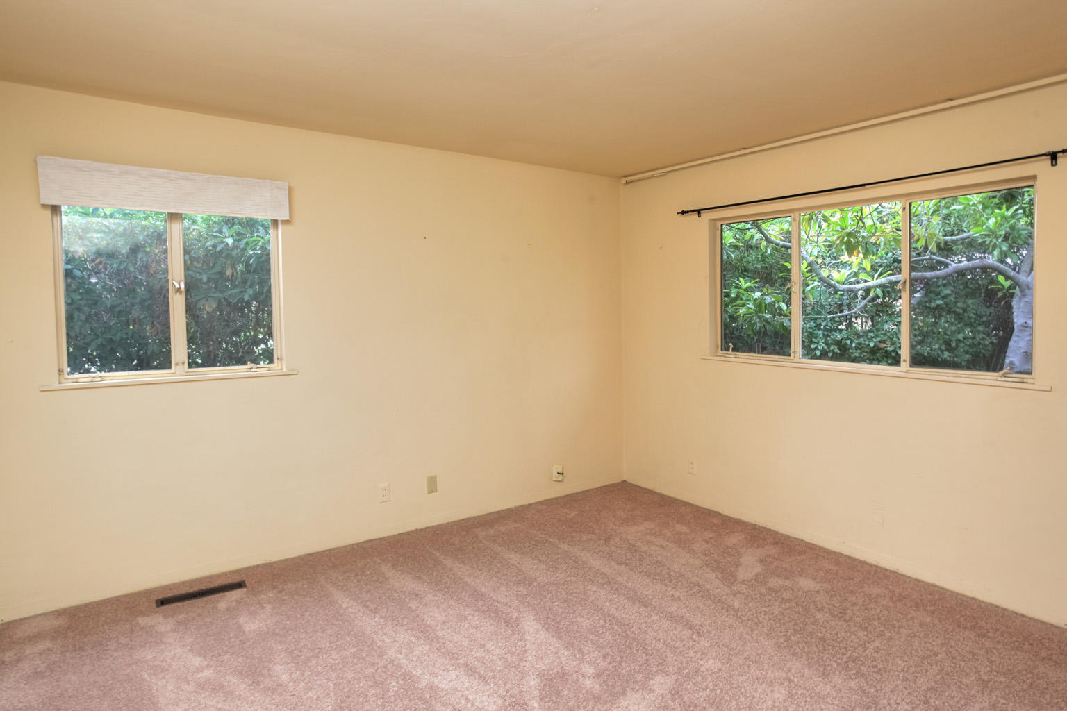1605 Paterna Road Santa Barbara, CA 93103 - Photo 16 of 26 an empty room with a window