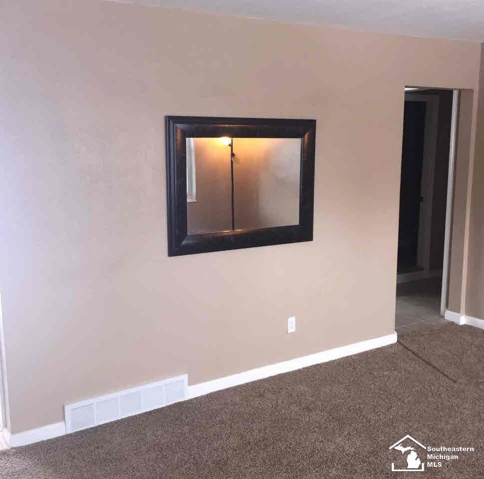 2566 North Raisinville Road Monroe, MI 48162 - Photo 6 of 15 20459116-5.JPG