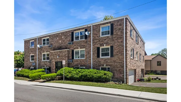 $1,750 | 429 Western Avenue, Unit 3, Des Plaines, IL 60016