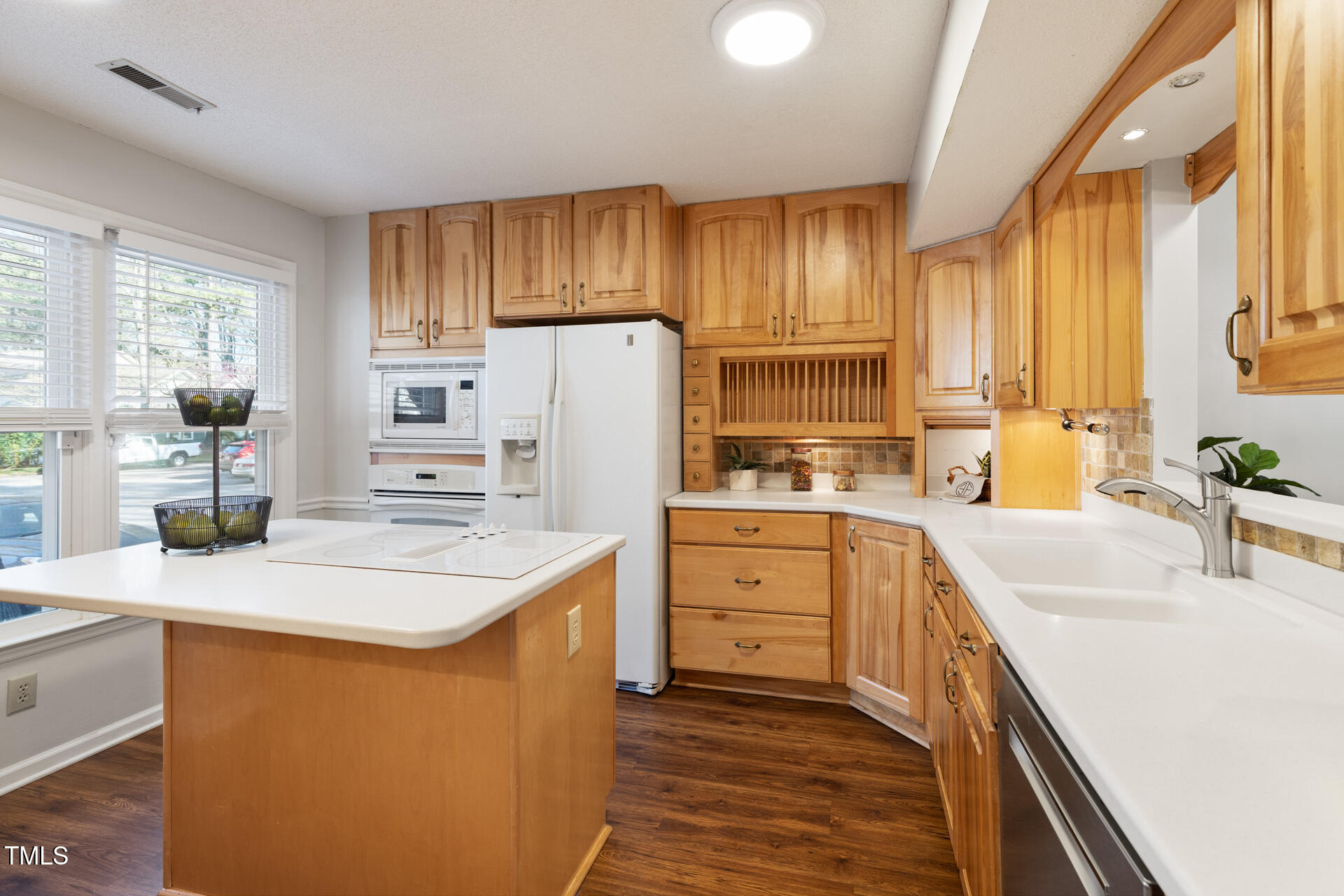 1515 Edgeside Court Raleigh, NC 27609 - Photo 12 of 32 1515-Edgeside-104