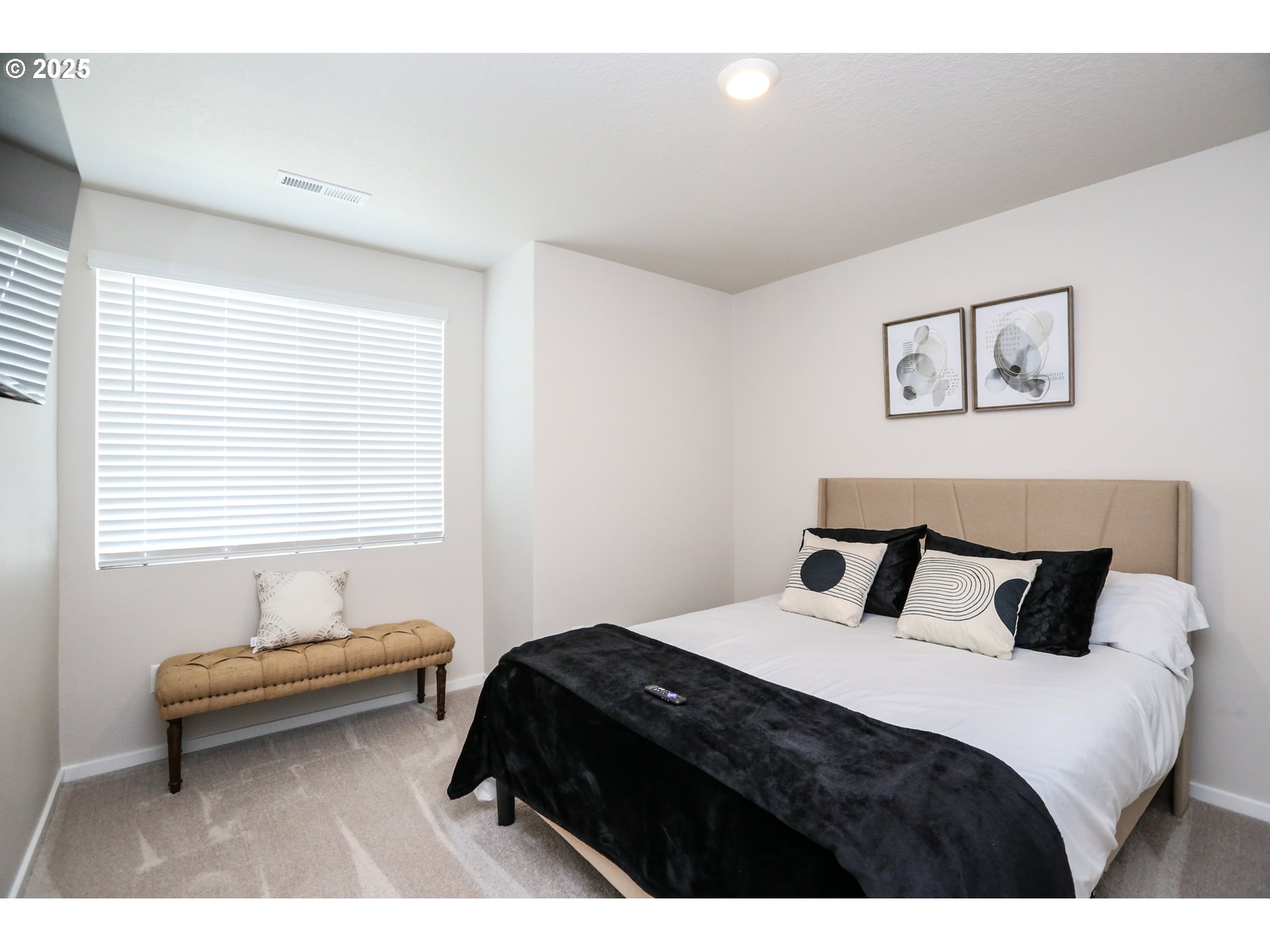 2685 V Street Springfield, OR 97477 - Photo 18 of 22 a bedroom with a bed and a window