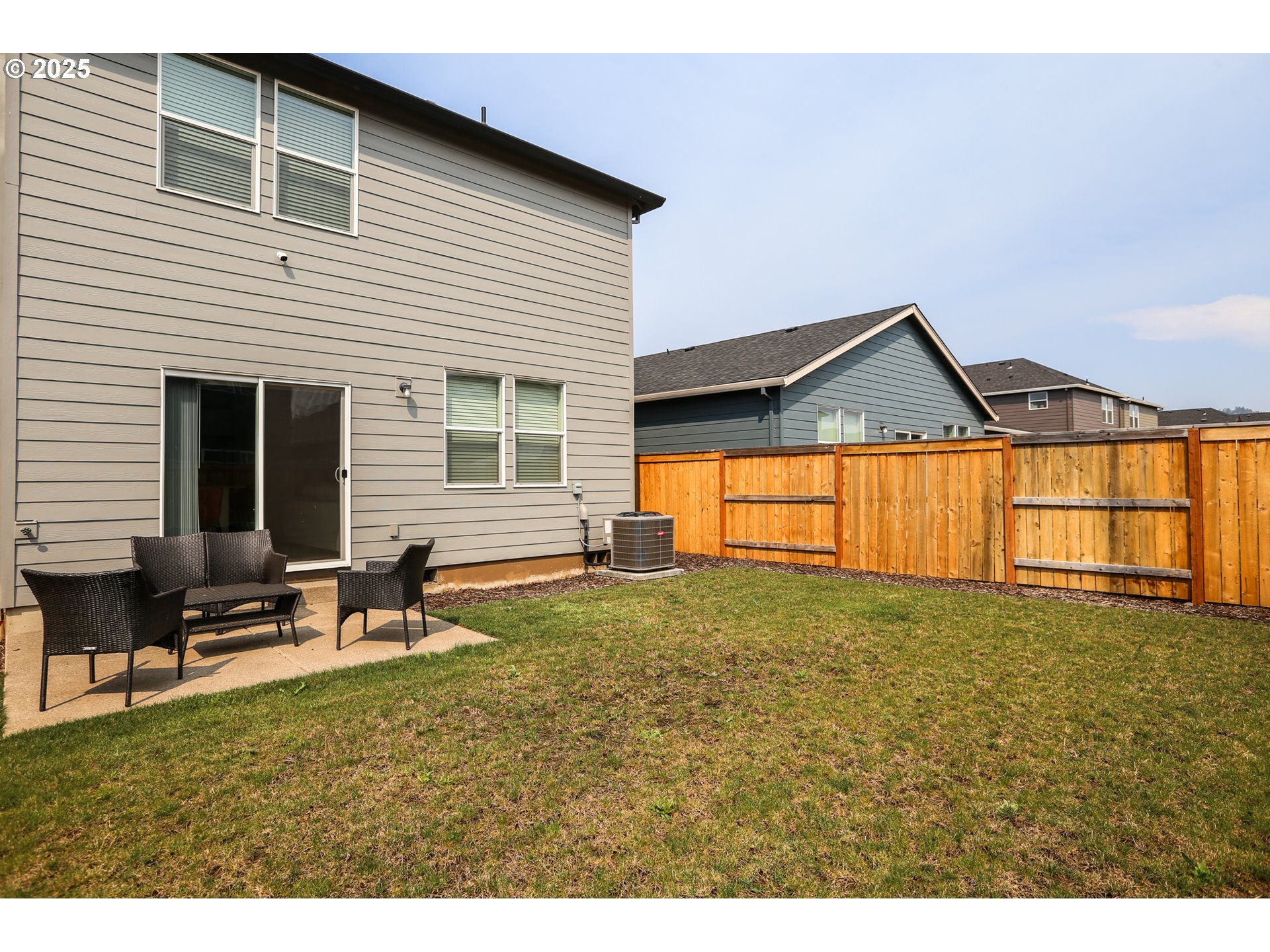 2685 V Street Springfield, OR 97477 - Photo 22 of 22 a house view with a garden space