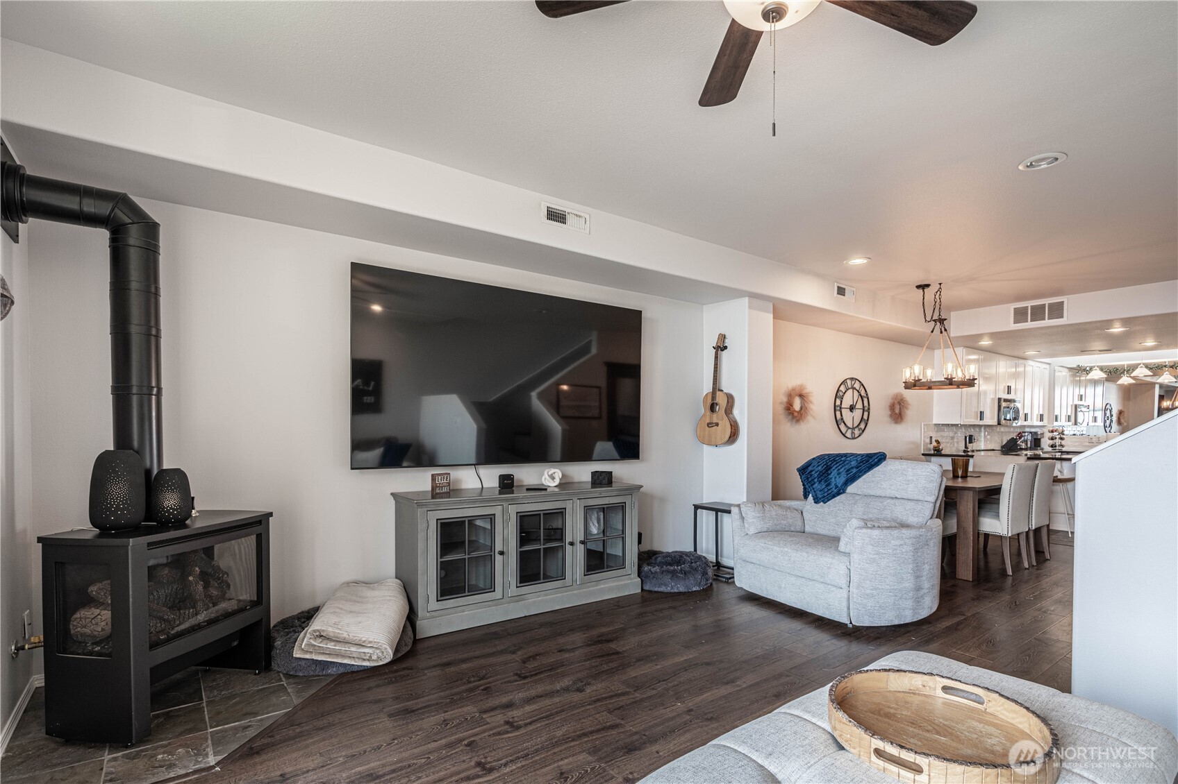 11415 South Lakeshore Road, Unit 21 Chelan, WA 98816 - Photo 10 of 39 Gallery Image 10