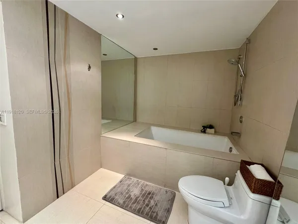 $4,490 | 77 Crandon Boulevard, Unit 10A, Key Biscayne, FL 33149