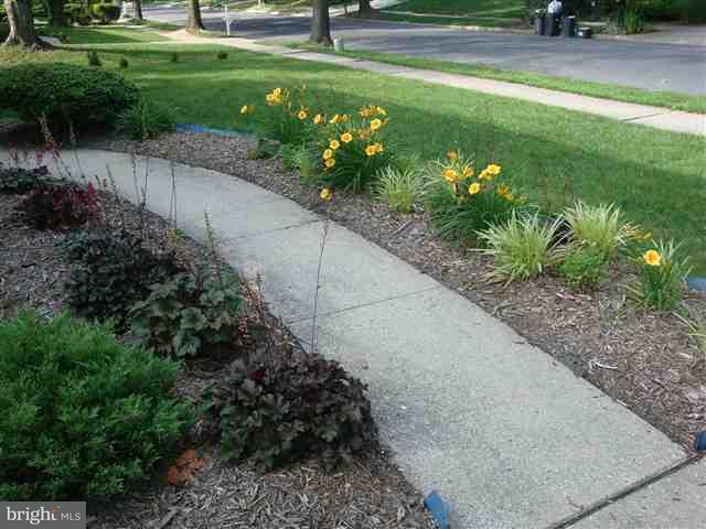 527 Spring House Road Camp Hill, PA 17011 - Photo 4 of 25 Gallery Image 4