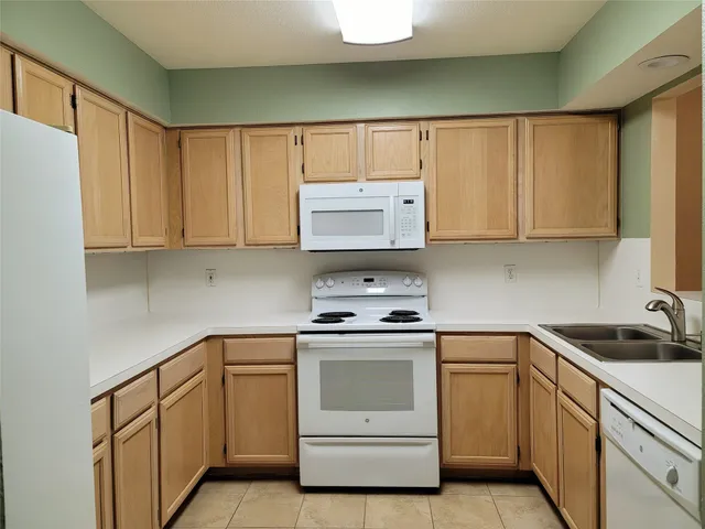 $1,500 | 2203 Place Rebecca Lane, Unit C9, Houston, TX 77090