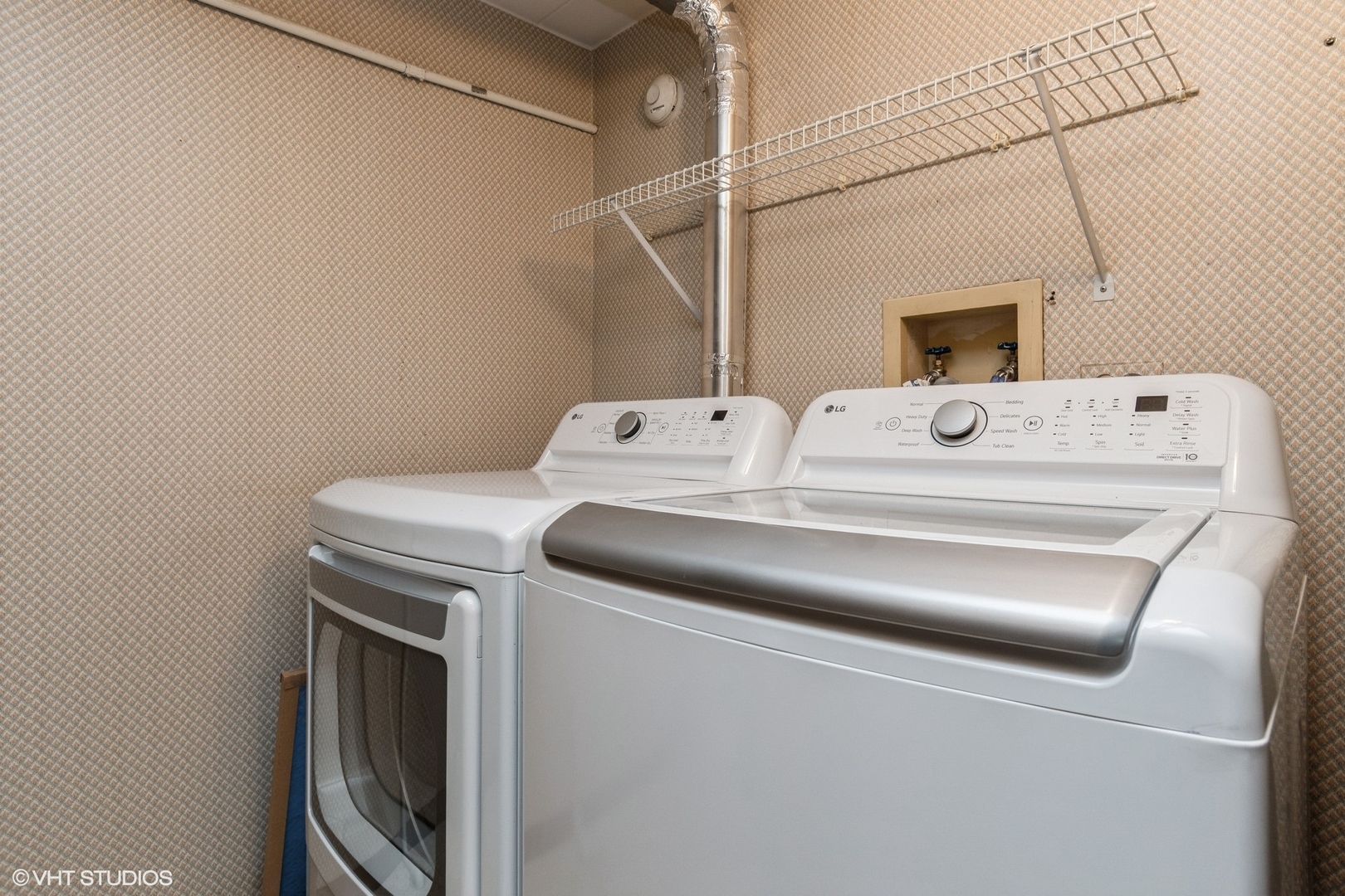1258 Chalet Road, Unit 101 Naperville, IL 60563 - Photo 20 of 22 a utility room with dryer and washer