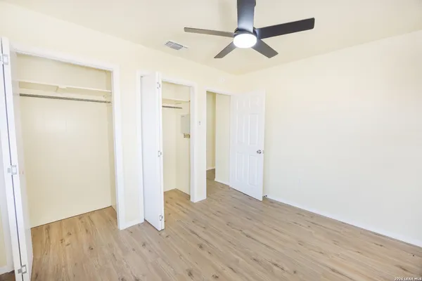 $269,000 | 523 A Rossville Road, Devine, TX 78016