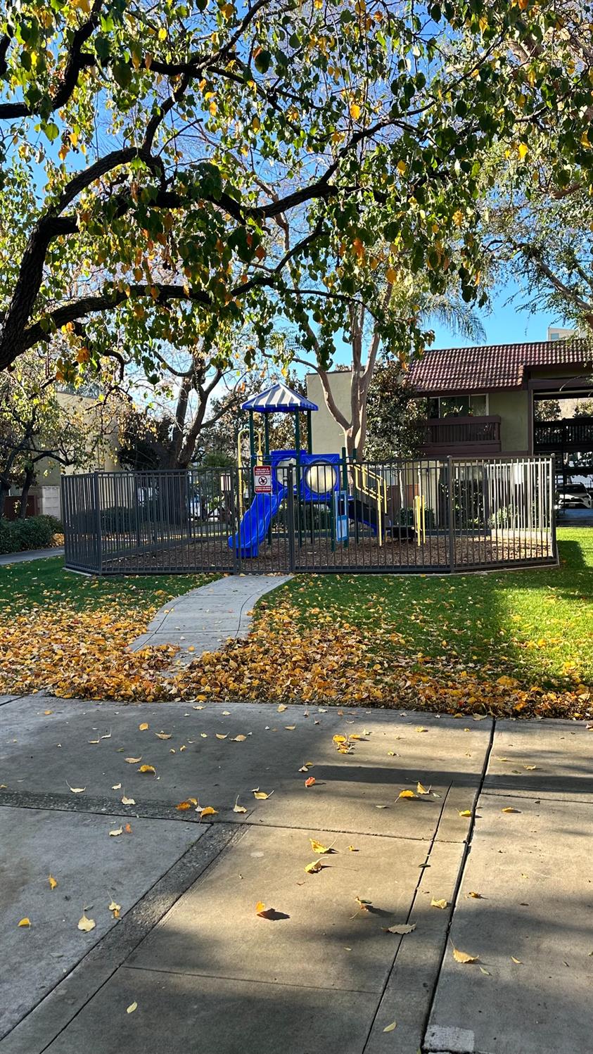 2881 Huntington Boulevard, Unit 235 Fresno, CA 93721 - Photo 21 of 34