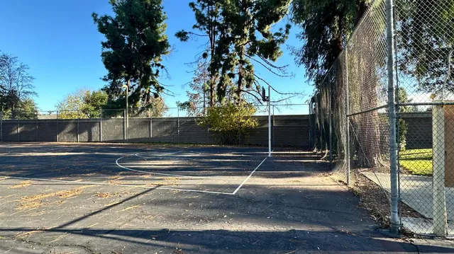 $235,000 | 2881 Huntington Boulevard, Unit 235, Fresno, CA 93721