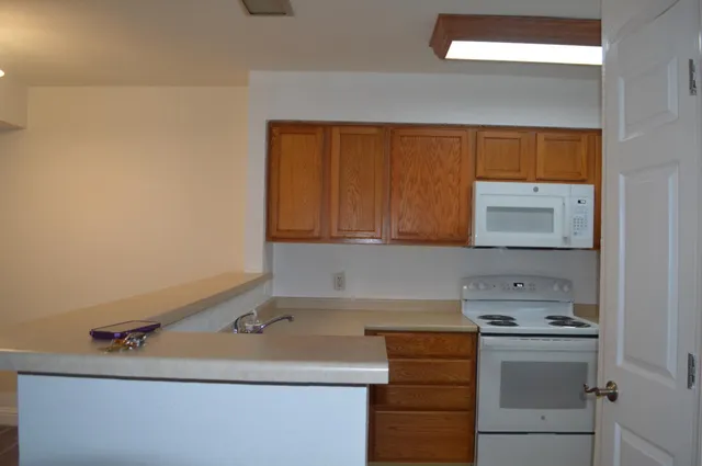 $235,000 | 2881 Huntington Boulevard, Unit 235, Fresno, CA 93721