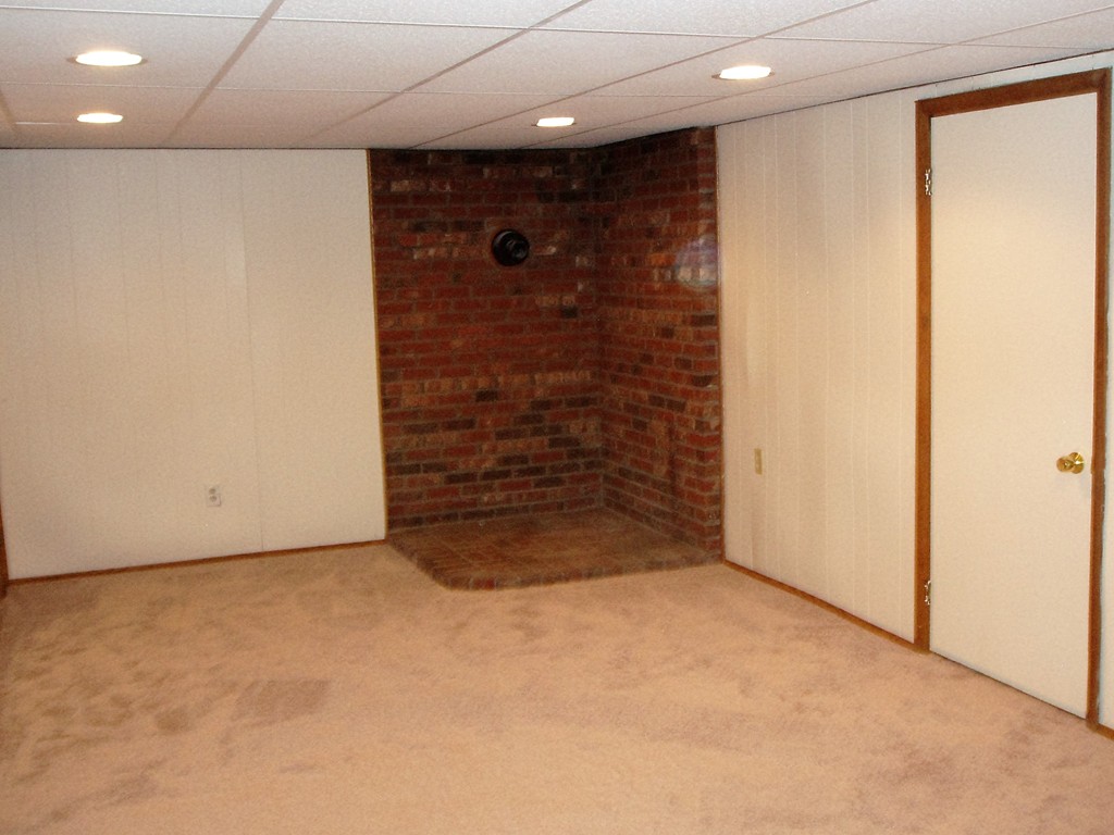 22 Gatewood Road Springfield, MA 01119 - Photo 8 of 11