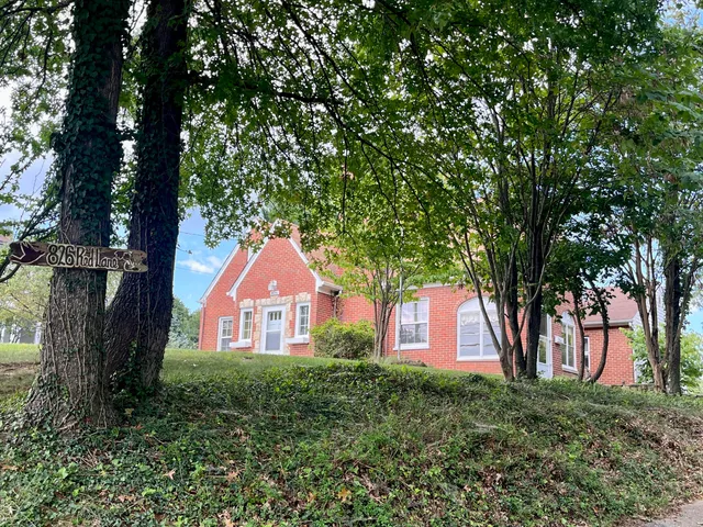 $354,500 | 826 Red Lane, Salem, VA 24153