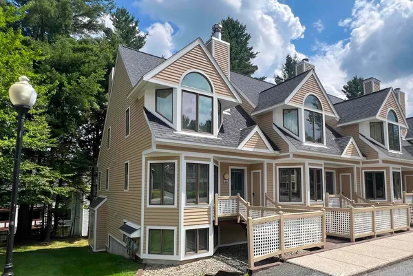 $750,000 | 2 A Townhouse Square, Unit T4, West Dover, VT 05356