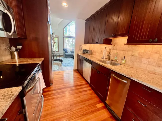 $795,000 | 2 A Townhouse Square, Unit T4, West Dover, VT 05356