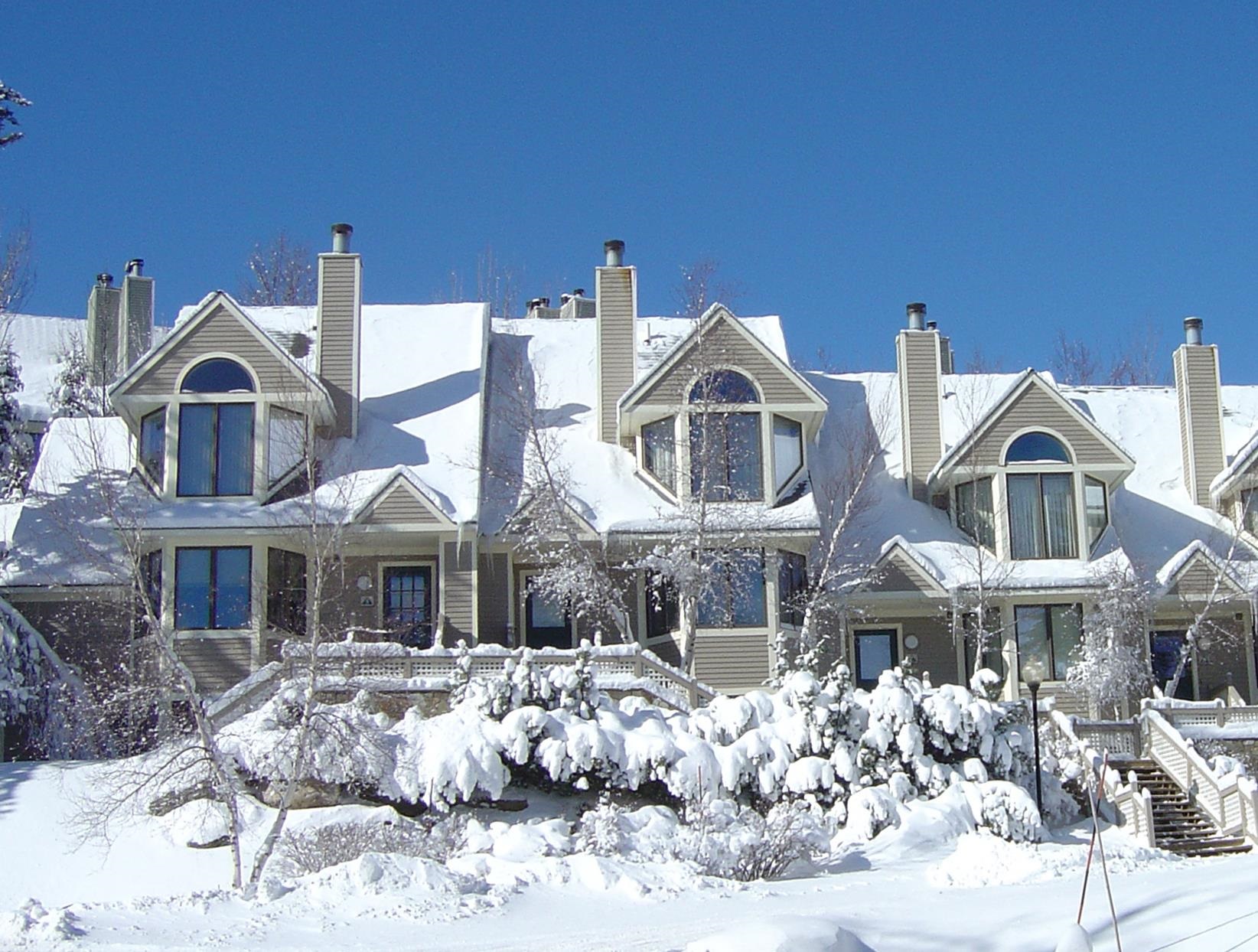 2 A Townhouse Square, Unit T4 West Dover, VT 05356 - Photo 3 of 59