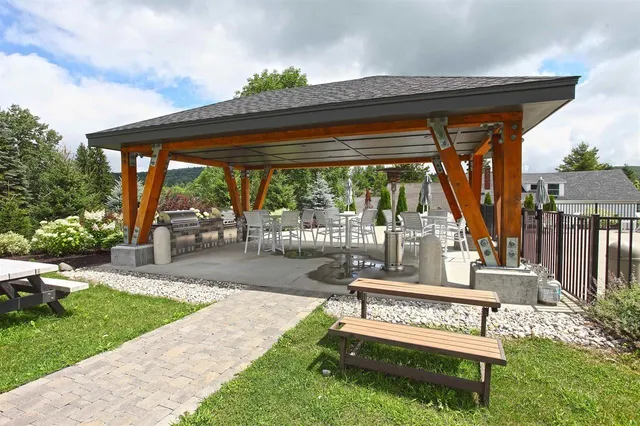 $795,000 | 2 A Townhouse Square, Unit T4, West Dover, VT 05356