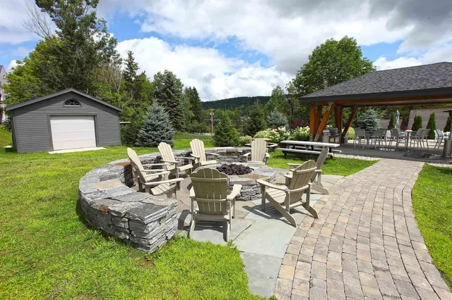$795,000 | 2 A Townhouse Square, Unit T4, West Dover, VT 05356