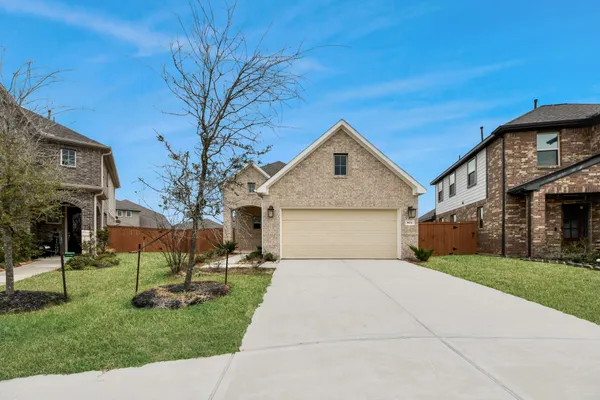 $2,500 | 804 Lake Lacosta Drive, Katy, TX 77493