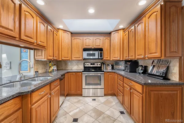 $3,395 | 3741 South Fox Street, Englewood, CO 80110