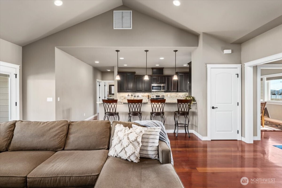 819 Autumn Crest Drive Wenatchee, WA 98801 - Photo 14 of 38