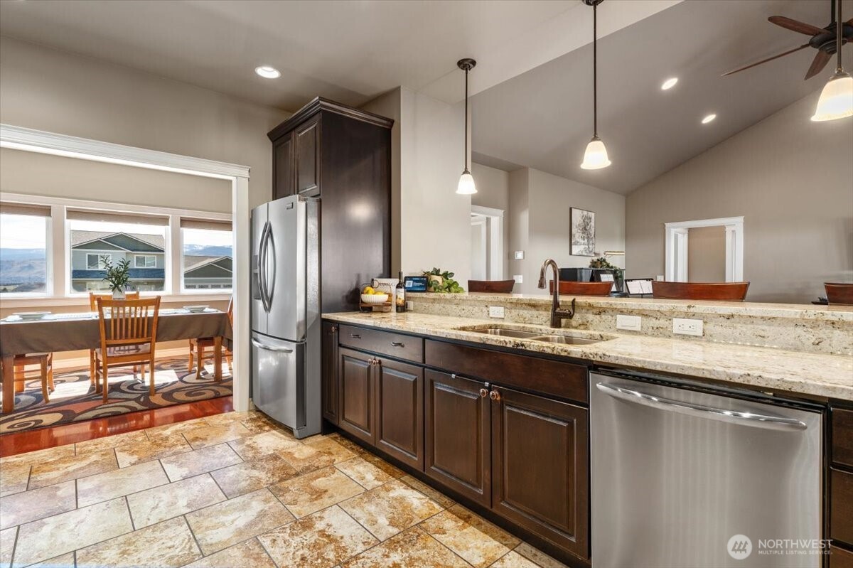 819 Autumn Crest Drive Wenatchee, WA 98801 - Photo 19 of 38